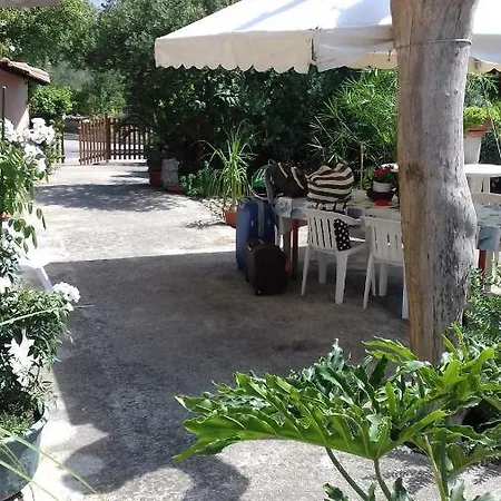 L' Albarosa Affittacamere E Апартаменты *